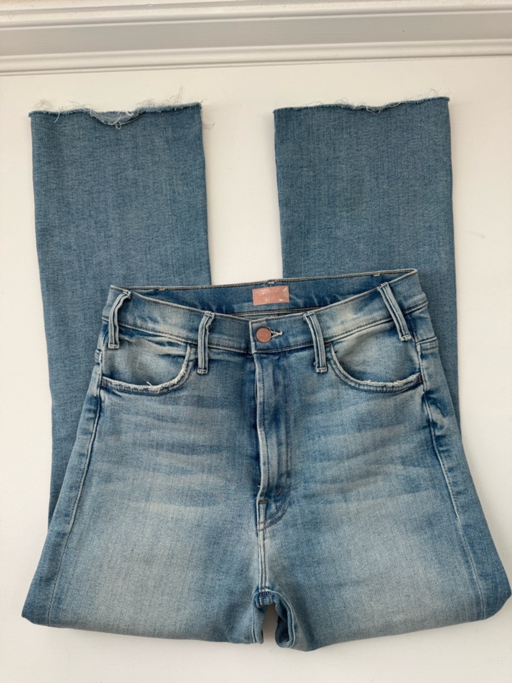New condition MOTHER The Hustler Ankle Fray Jeans Size 28 – Light Wash Raw Hem